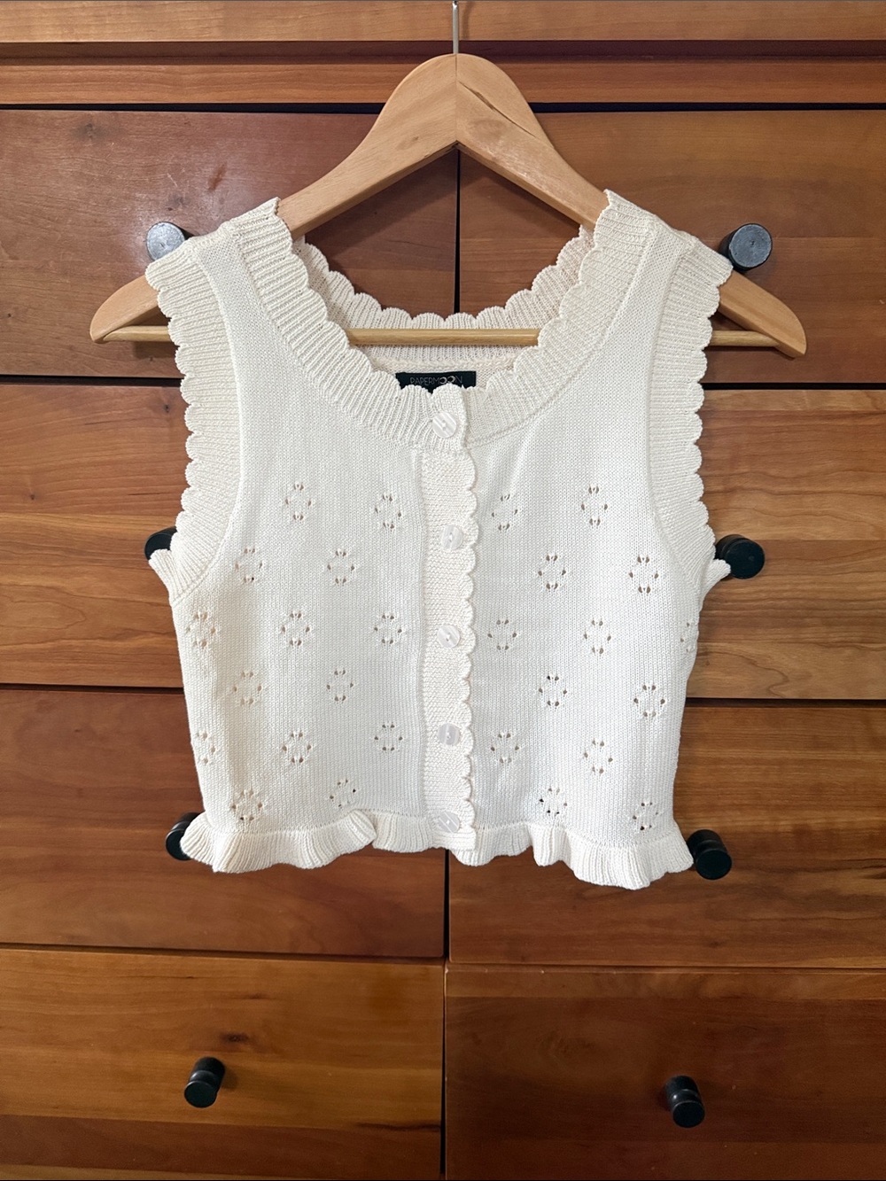 Papermoon Cream Scalloped Knit Button-Front Cropped Vest NWT Size S